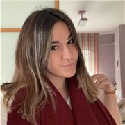 Soy una chica de 21 años, estudiante de Universidad. Ya tengo experiencia en el ámbito estudiantil. He dado clases anteriormente y he cuidado a niños